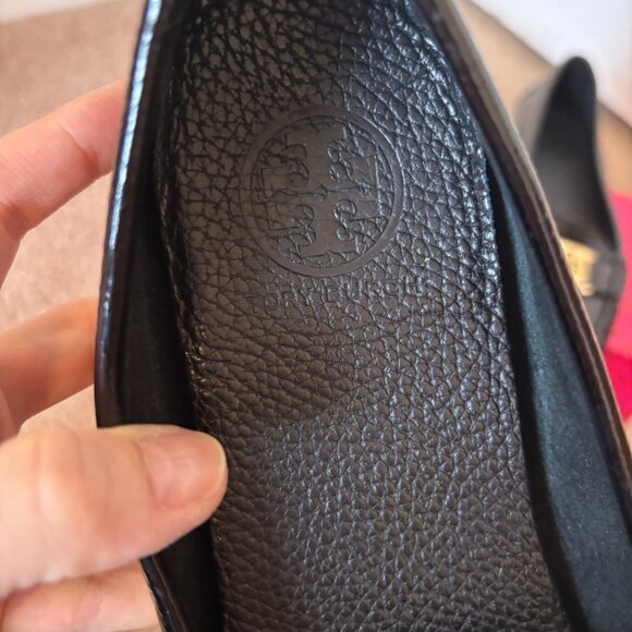 Tory Burch Kendrick driving loafers in black patent leather - Picture 7 of 12